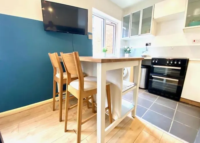 Апартаменти Lovely In Centre *